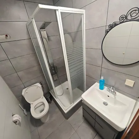 Helle 3-zimmer - Fuer Bis Zu 7 Gaeste Apartmán *